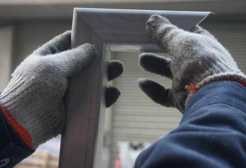 【蘇州】相框45度對角切割要用全自動45度對角機，并非雙頭鋸！！